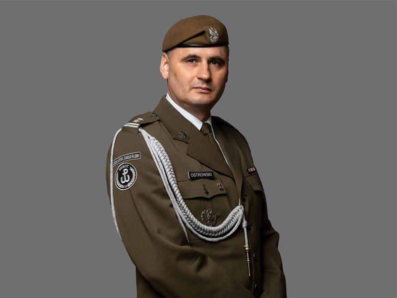 Ppłk Janusz Ostrowski pożegnał się ze sztandarem Terytorialsów